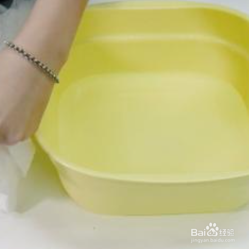 拉拉秧汁沾到衣服上怎么洗掉