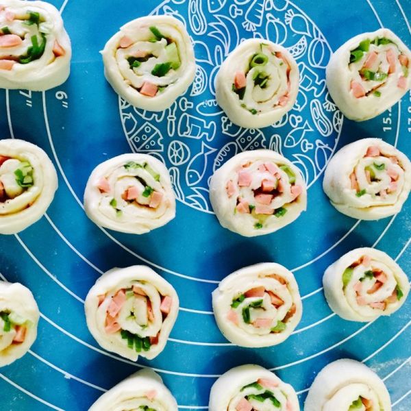 火腿香葱小花卷