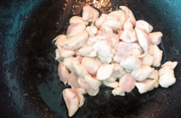 美味的家庭版咖喱鸡做法~超好吃