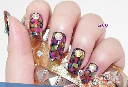 简单法式美甲DIY 闪烁霓虹美甲教程图解