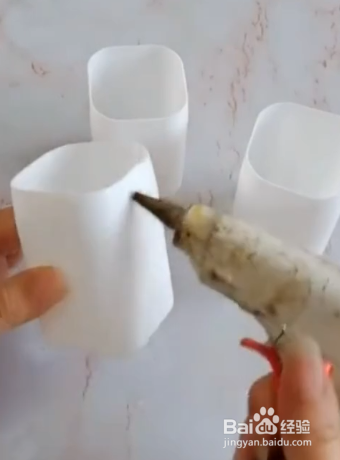 怎样用废弃的酸奶瓶子制作笔筒