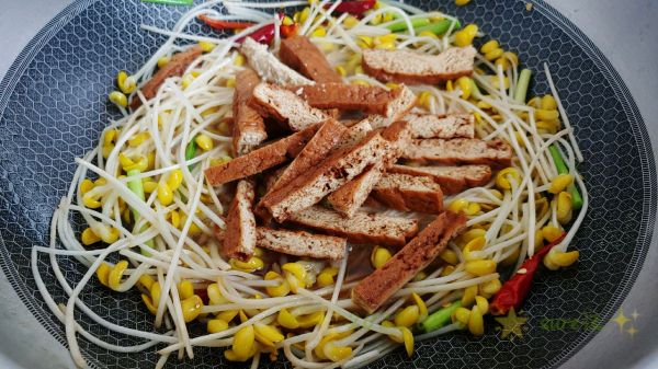 卤香豆腐黄豆芽