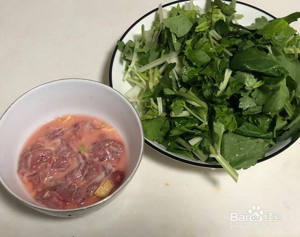 芹菜肉丝的步骤