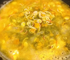 家常蟹黄豆腐的做法
