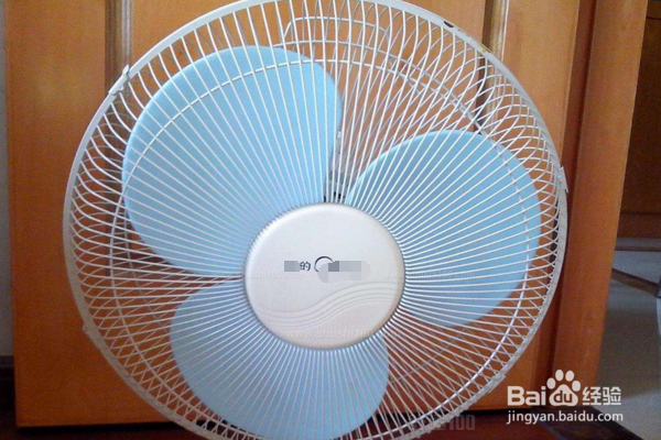 墙上胶水味怎么去除