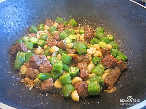 秋葵果仁炒牛肉粒