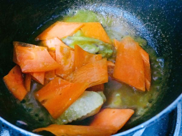 咖喱翅和酸辣土豆丝