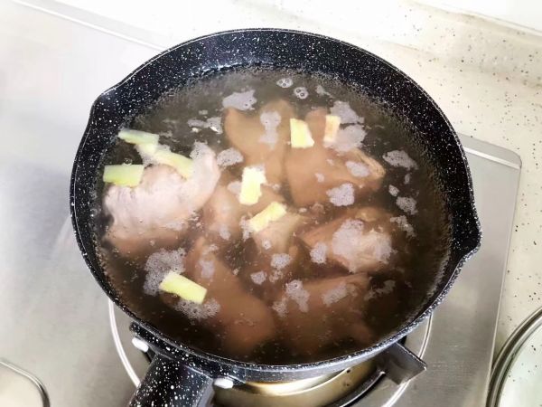 香菇黄豆腐竹烧排骨