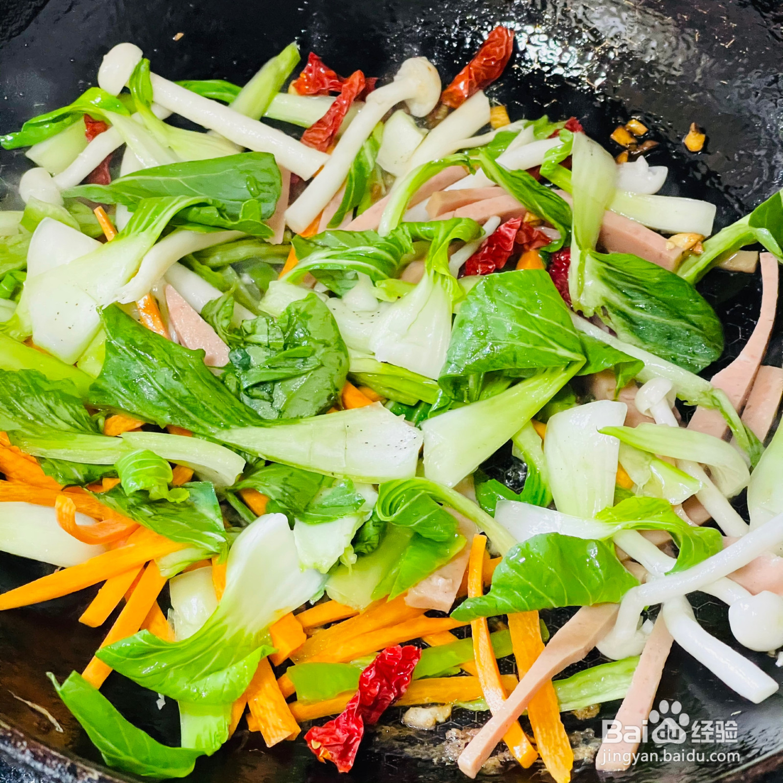 午餐肉鸡蛋炒玉米面的做法