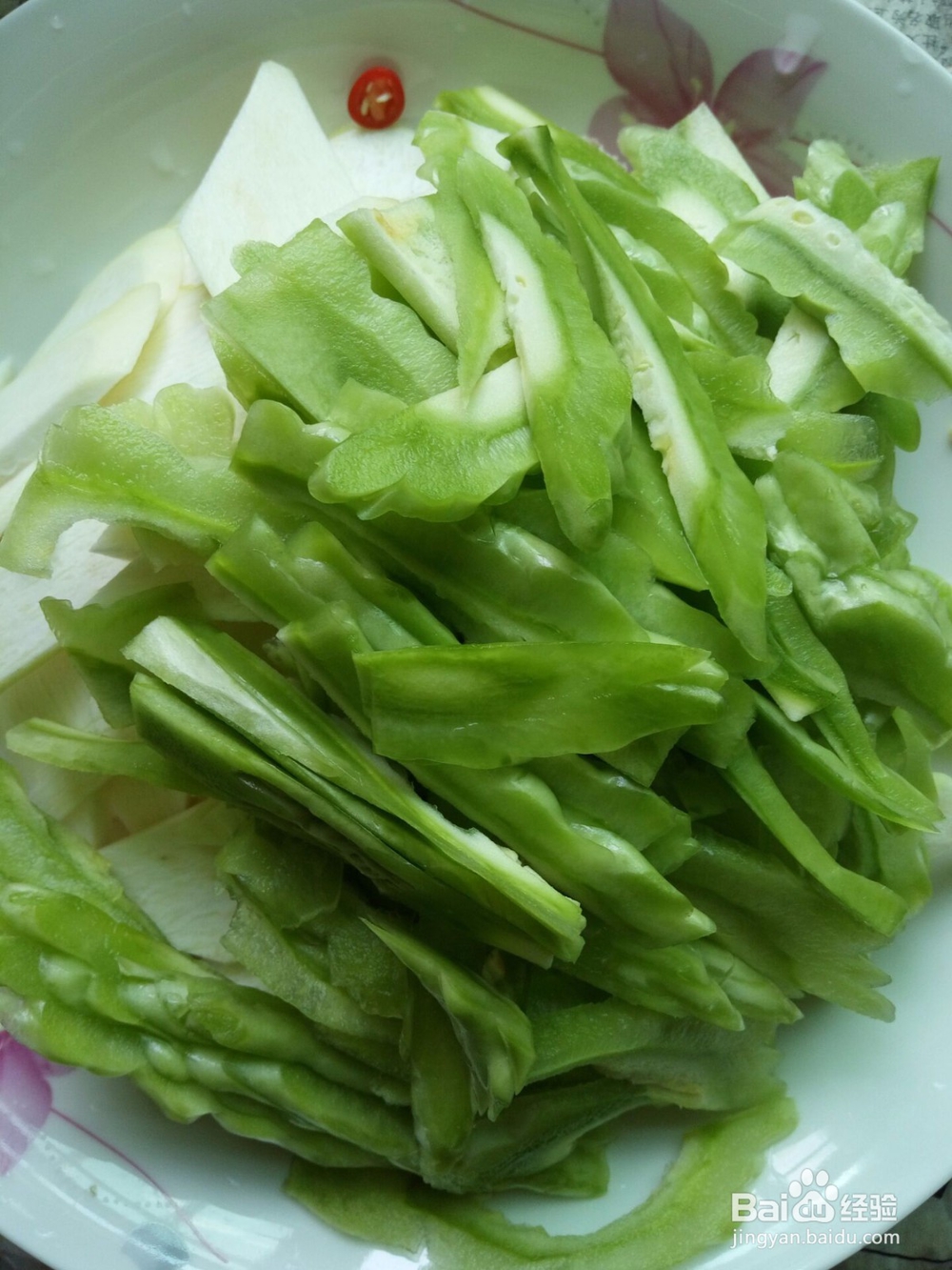 茭白苦瓜回锅肉盖浇饭,一个人的家常味。