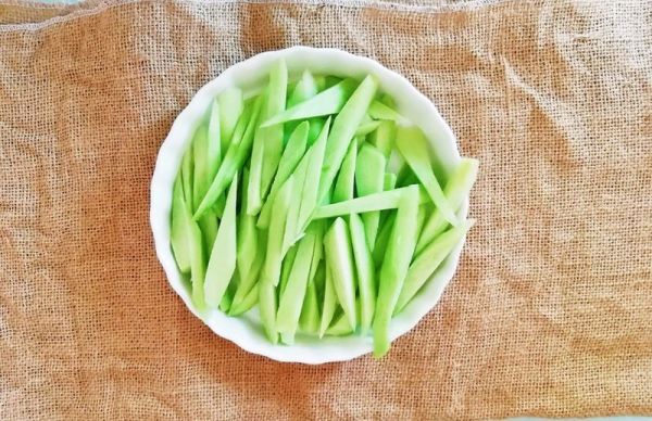 腊肠腊肉炒芥蓝梗