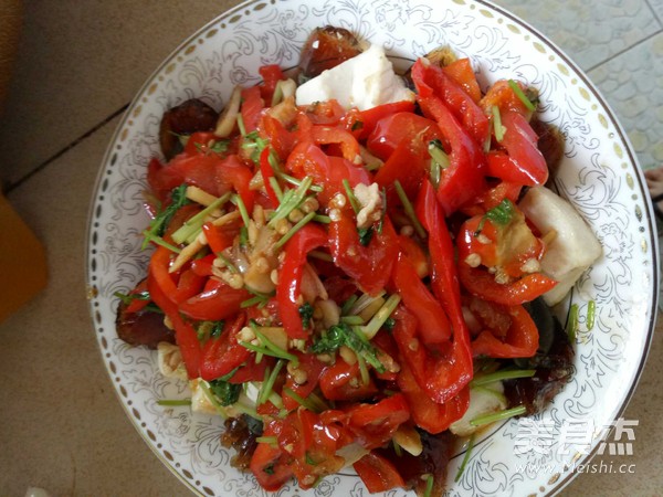 辣椒炒皮蛋豆腐