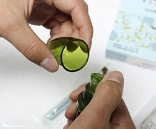 白斑遮盖液怎么使用