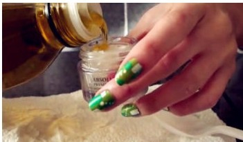 自制唇部磨砂膏