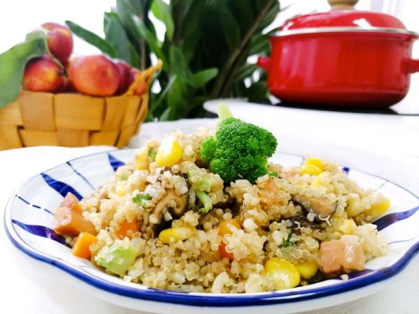 藜麦香菇香肠炒饭