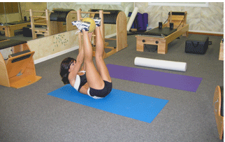 女性如何打造腹部两侧性感人鱼线？