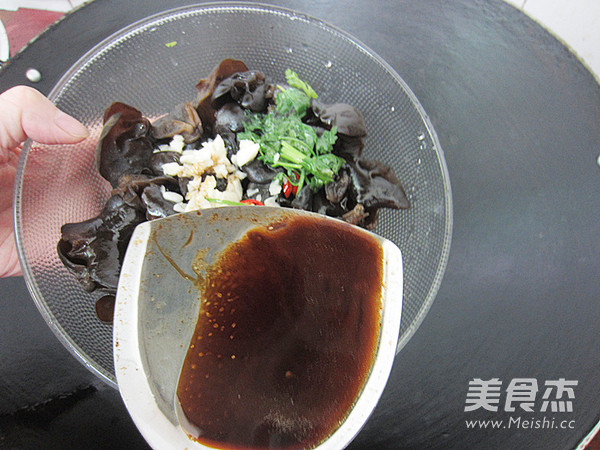 凉拌木耳的做法