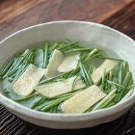 制作肉皮冻肉馅生煎包