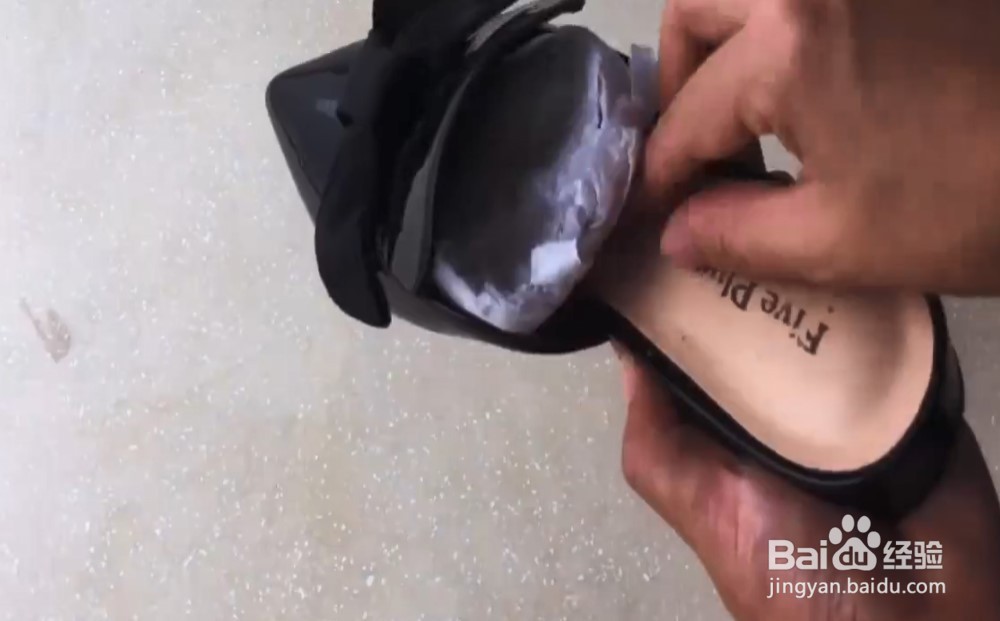 如何很好的利用新鞋里的纸团？