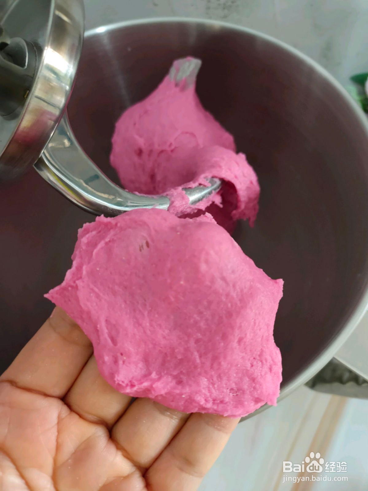 火龙果软欧包的做法