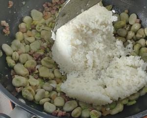 食补佳品想想蚕豆焖饭的做法
