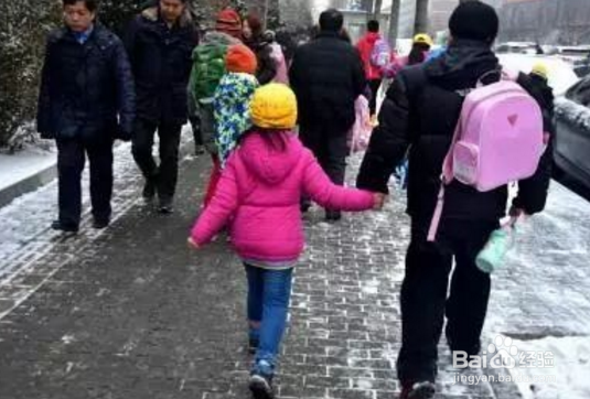 小学春季开学报名过程中，应注意哪些方面问题？