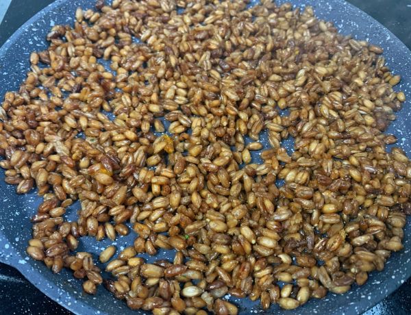 牛油果南瓜烤鸡胸斯佩尔特沙拉