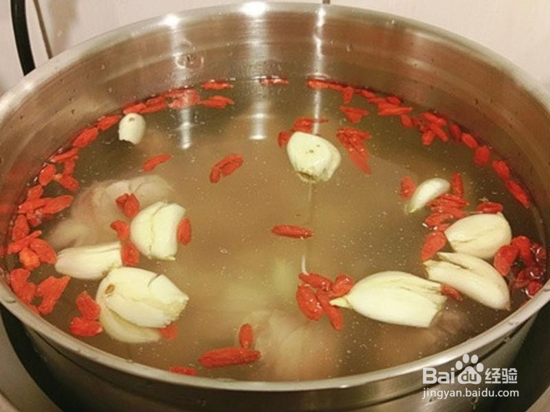 韩式风味人参糯米鸡汤