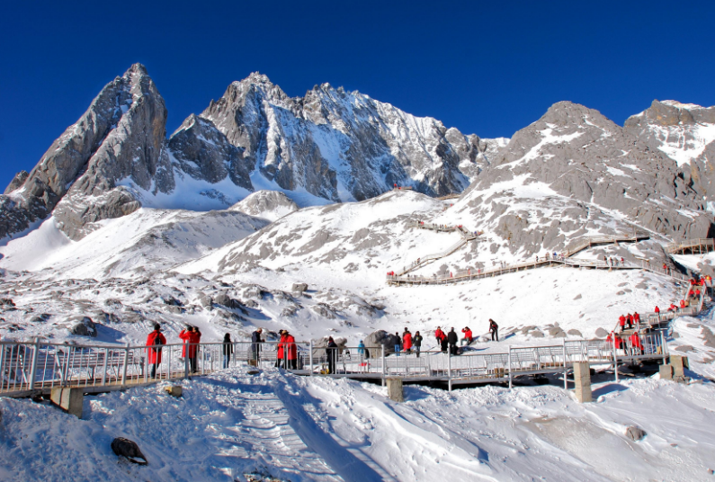 丽江玉龙雪山要带氧气吗