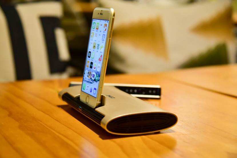 我们家买的坚果投影画面老是会模糊，什么原因