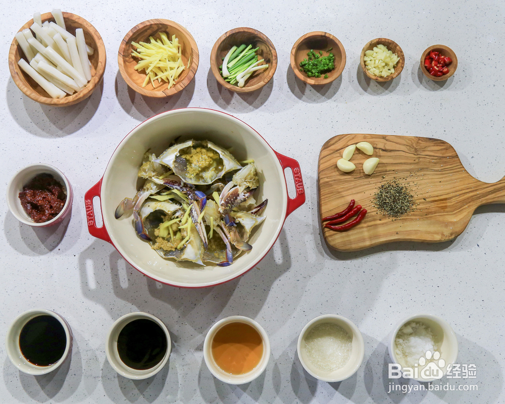 自己做梭子蟹炒年糕海鲜美食