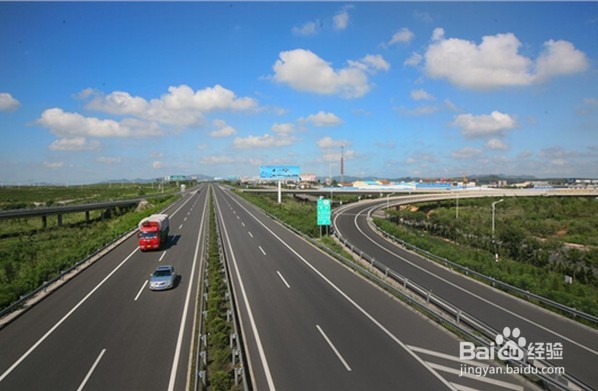 新手开车上高速注意事项