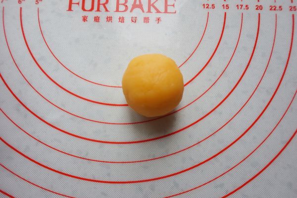 酥皮奶黄流沙月饼