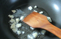 平菇炒牛心菜做法