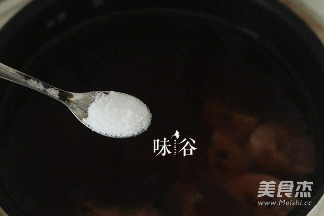 黄豆猪尾汤的做法