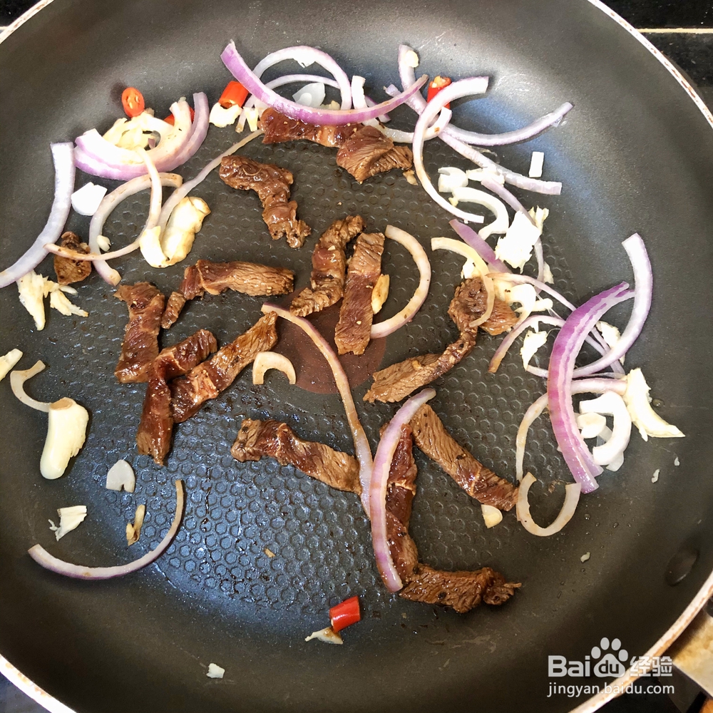 红绿灯彩椒黑椒牛排肉意面怎么做？