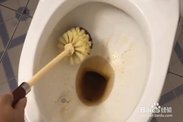 如何用小苏打清洗马桶