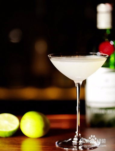 白色莉莉鸡尾酒的调制