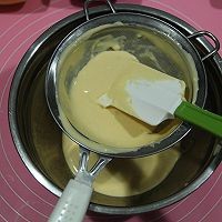 无油淡奶油版中空戚风的做法