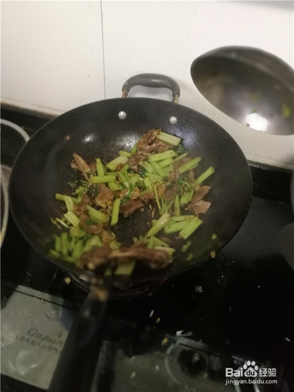 芹菜段炒熟猪肉
