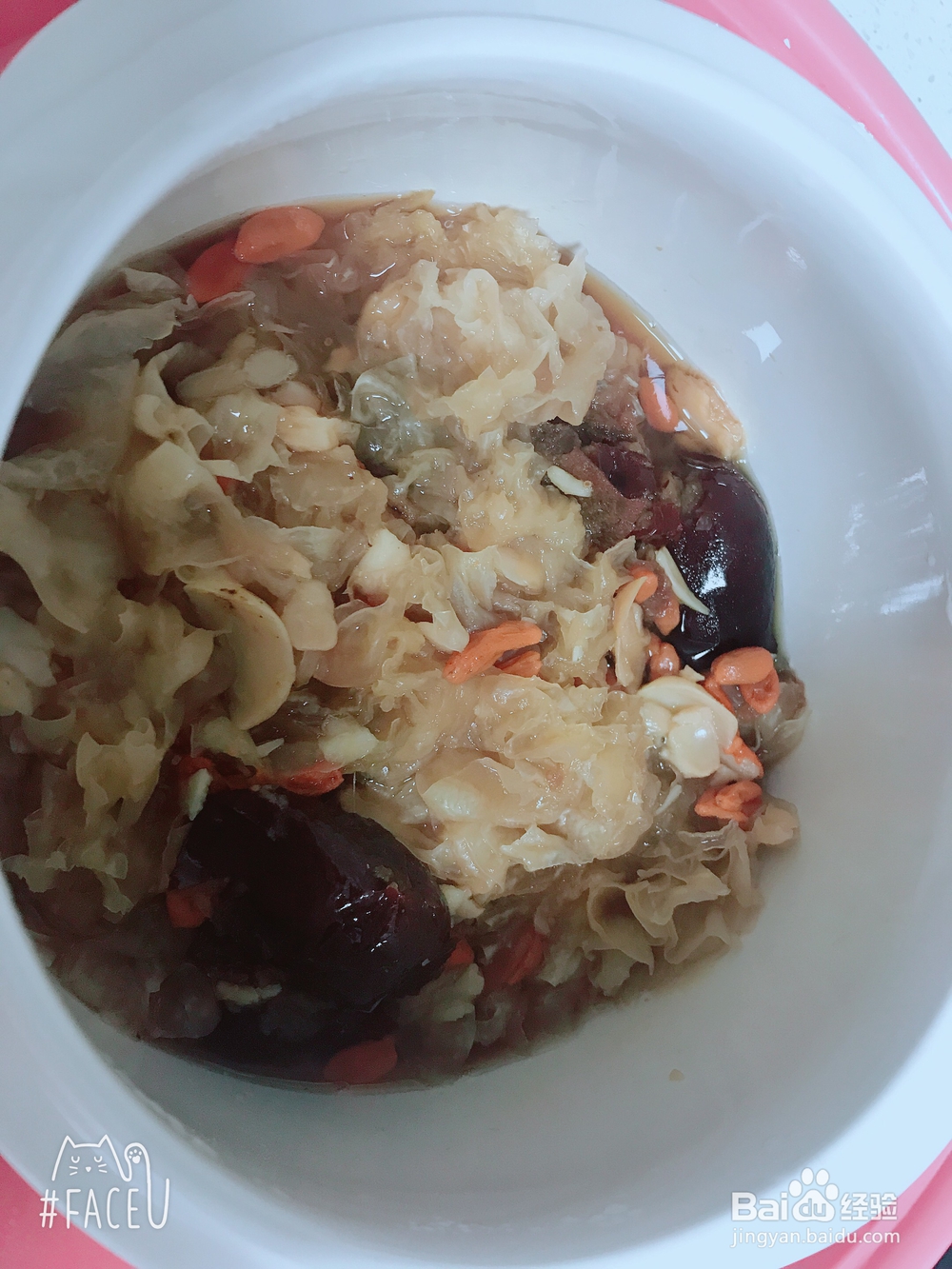 抢着吃的银耳百合红枣汤