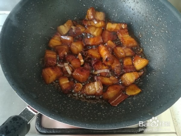 板栗红烧肉的做法