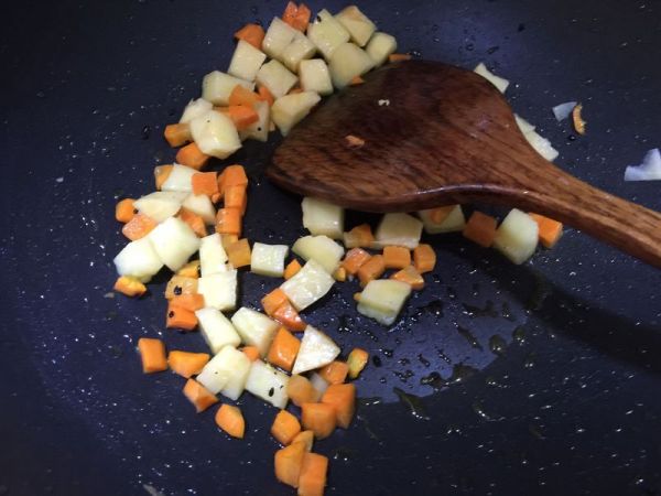 鲜虾杂蔬咖喱饭