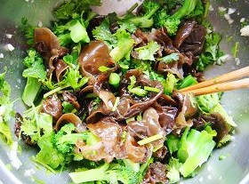 西兰花拌黑木耳