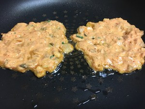 金枪鱼泡菜饼的做法