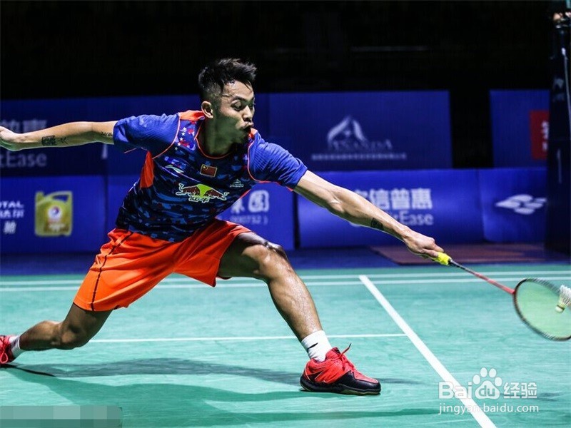 羽毛球爱好者如何提高步伐的移动速度