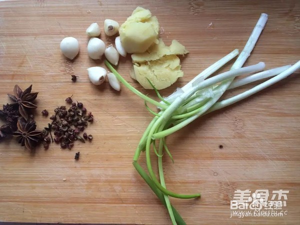 家常五花肉小白菜冻豆腐粉