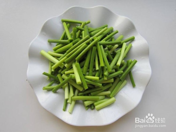 蒜薹炒猪肝的做法