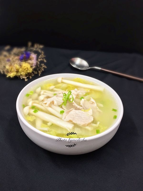 菌菇肉片白菜汤