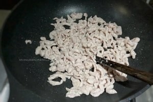 荠菜冬笋炒肉丝的做法